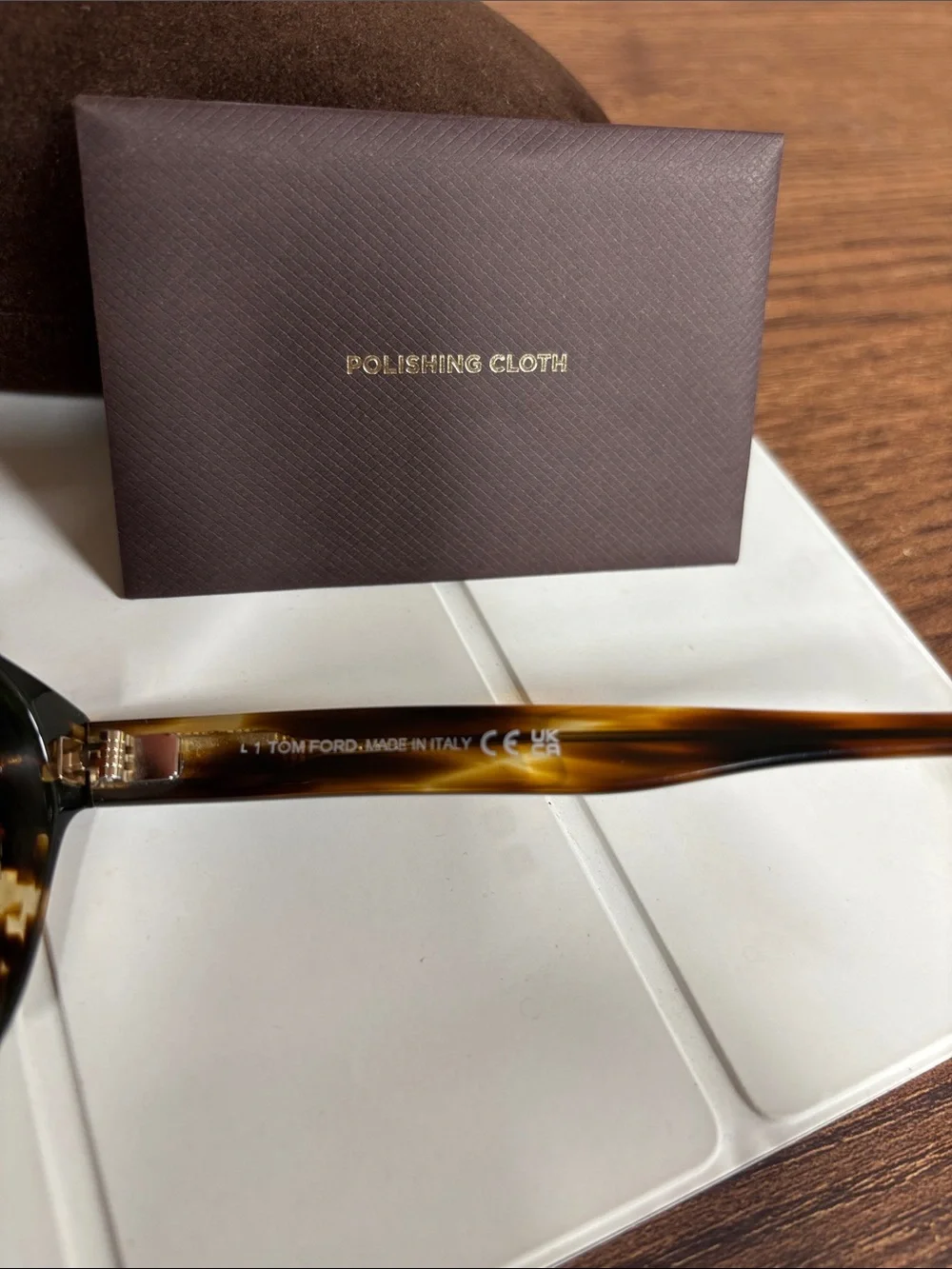 Tom Ford Tortoiseshell wayfarer Frame with Amber Lenses Sunglasses. TF118052E145